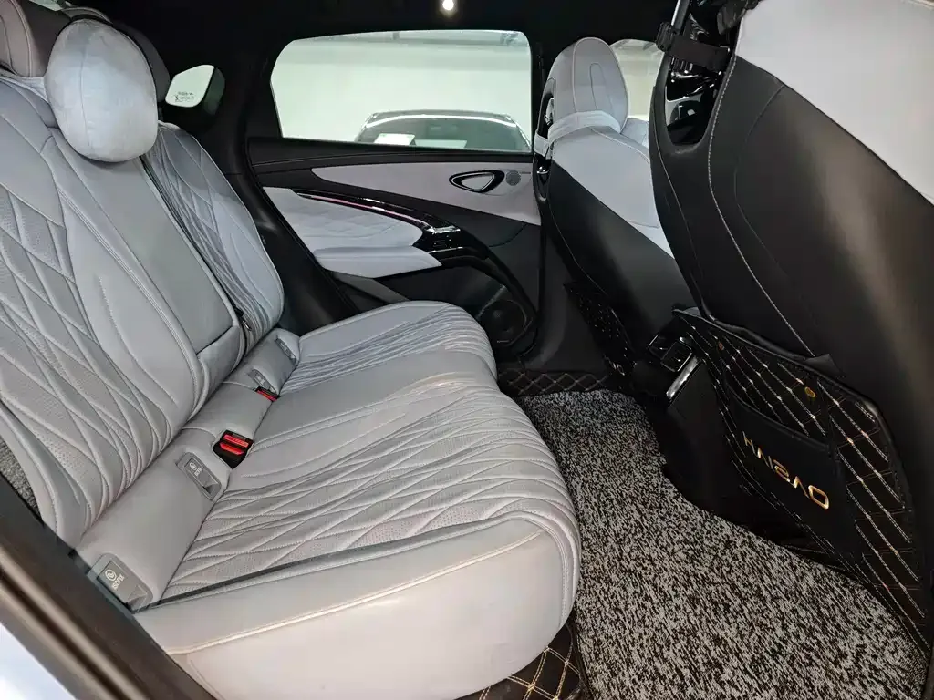 BYD Seal — фото 8