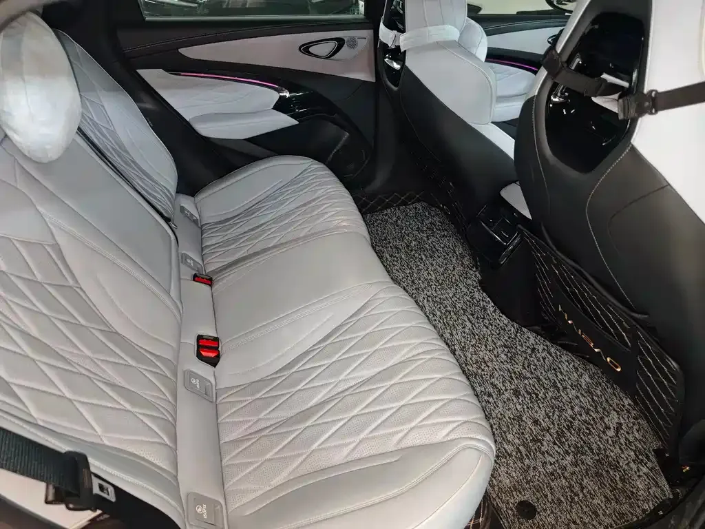 BYD Seal — фото 9