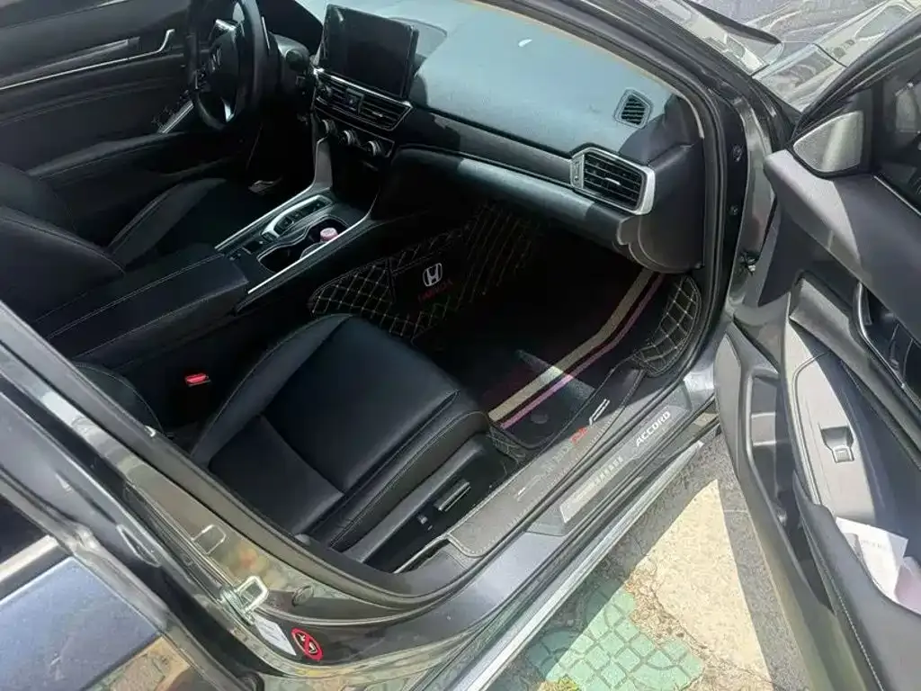Honda Accord — фото 9