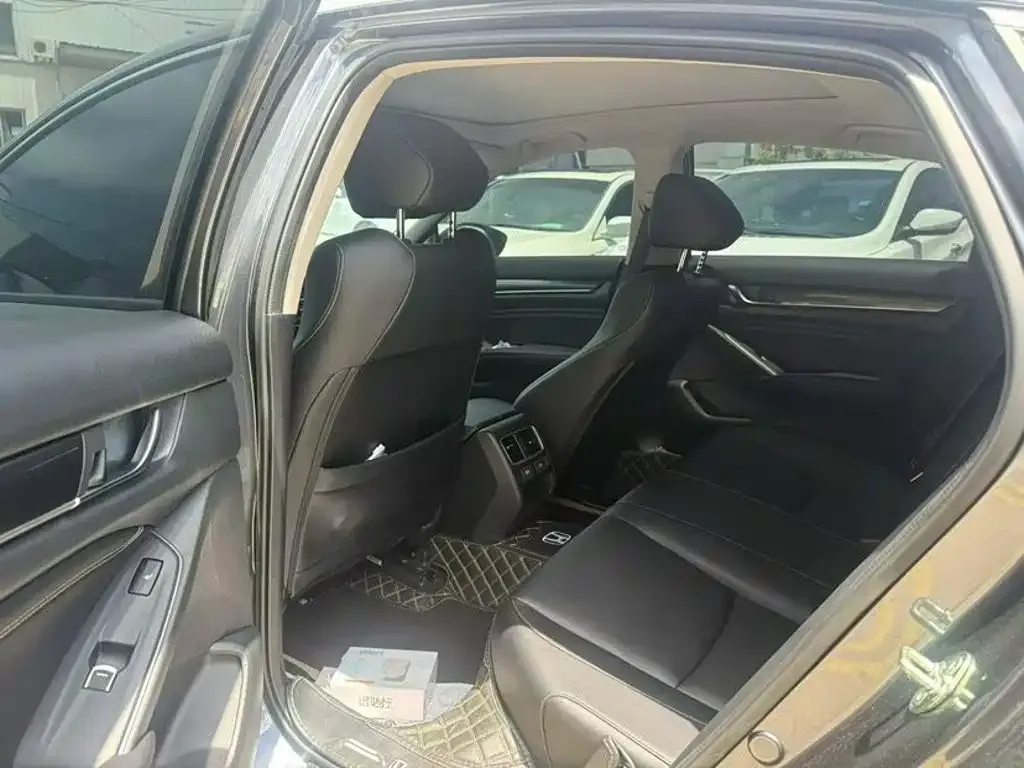 Honda Accord — фото 4