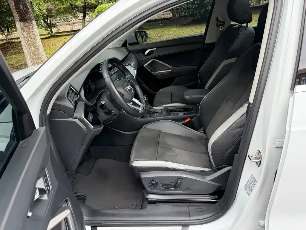 Audi Q3 2021 из CN, фото 4