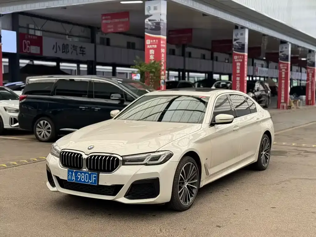BMW 5 Series — фото 1