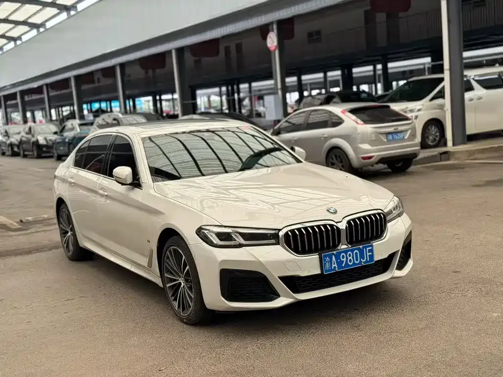 BMW 5 Series — фото 3