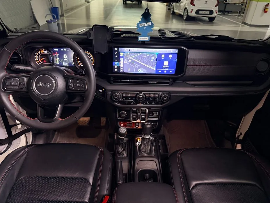 Jeep Wrangler — фото 9