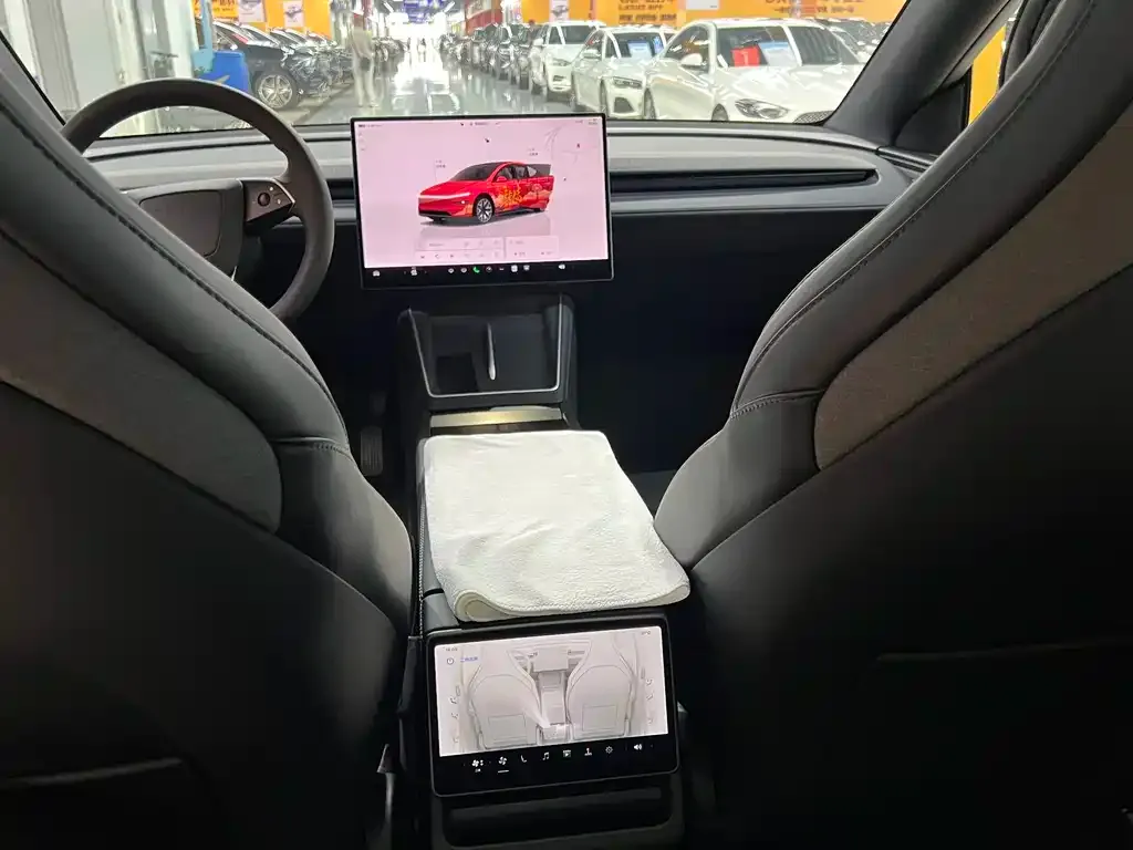 Tesla Model Y L — фото 2