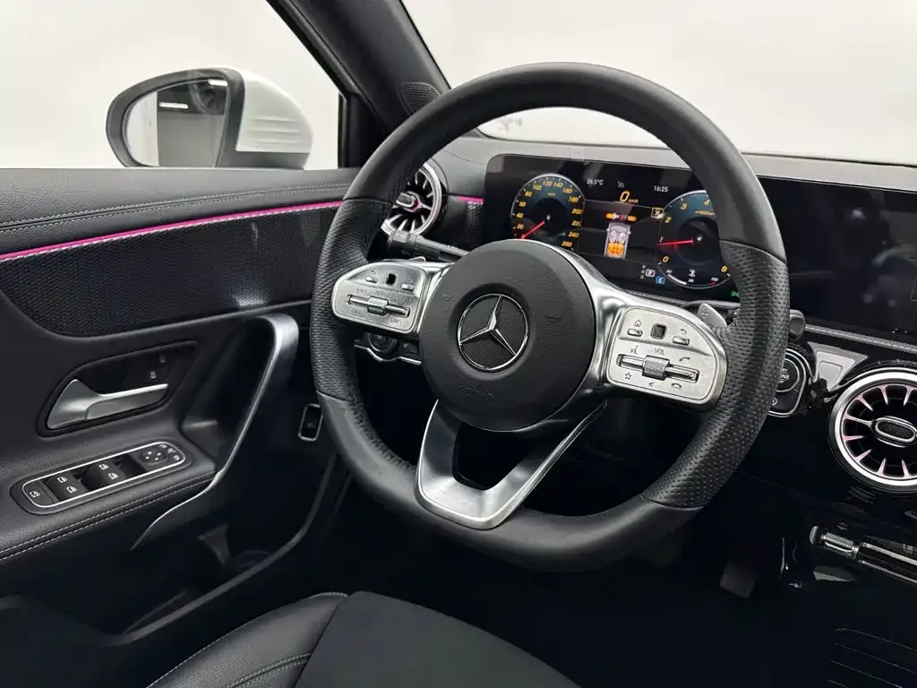 Mercedes-Benz A-Class — фото 10