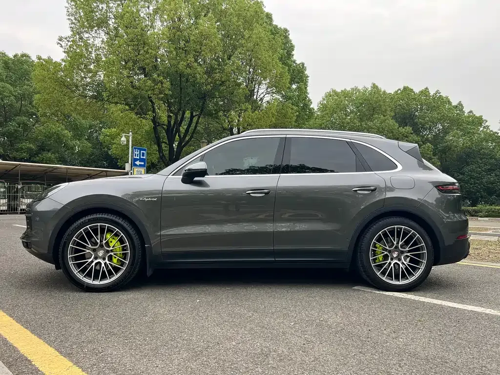 Porsche Cayenne Hybrid — фото 7