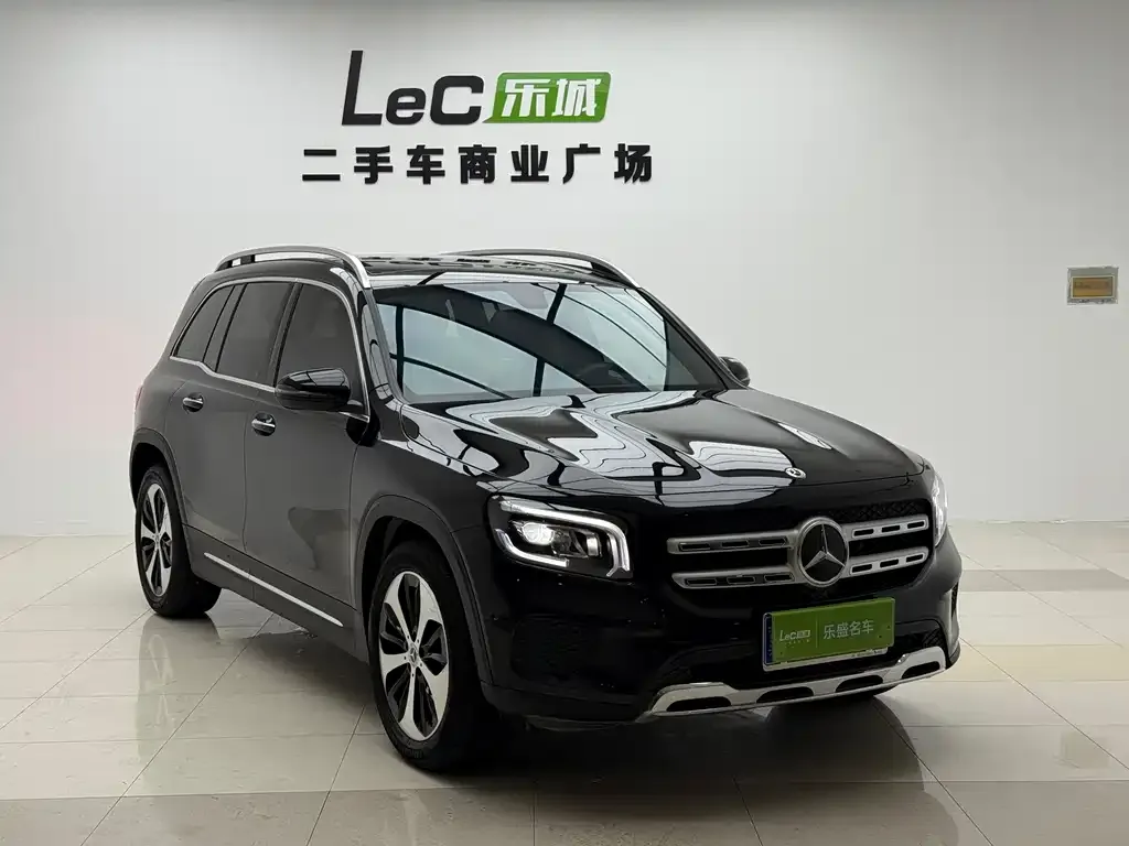 Mercedes-Benz GLB — фото 10