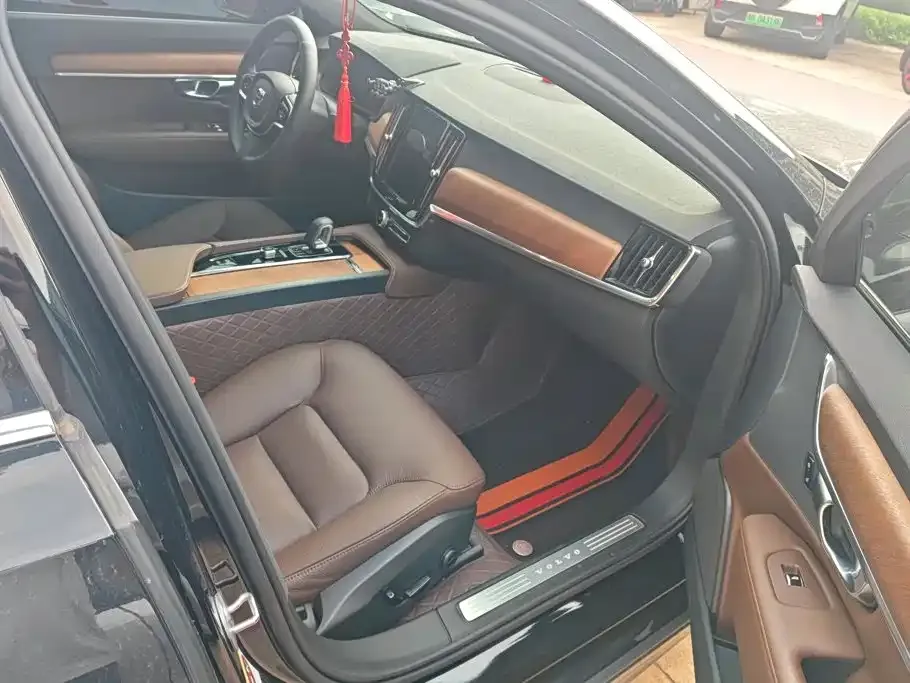 Volvo S90 2024 из CN, фото 9
