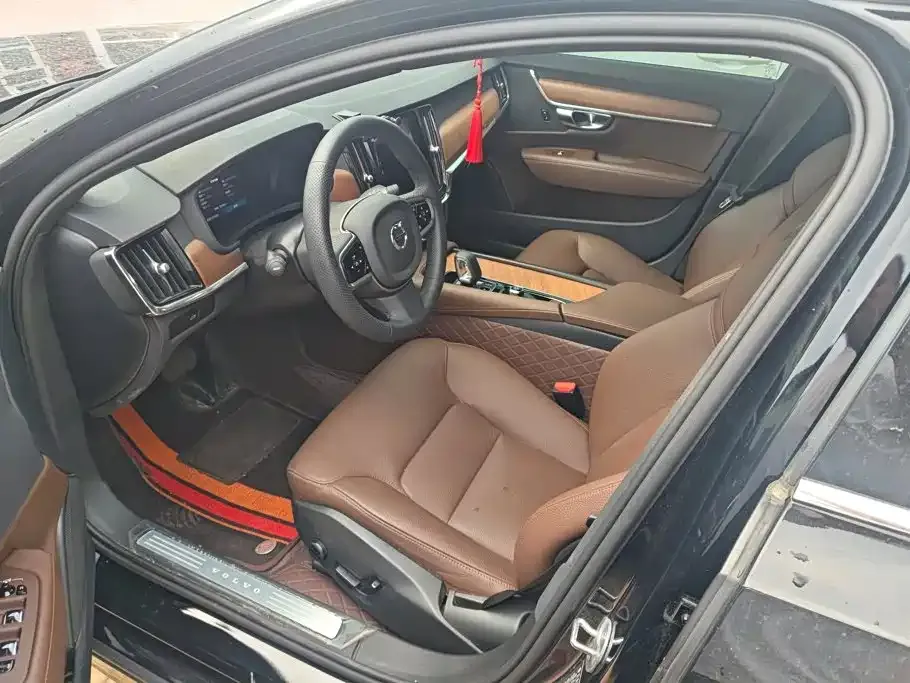 Volvo S90 2024 из CN, фото 4