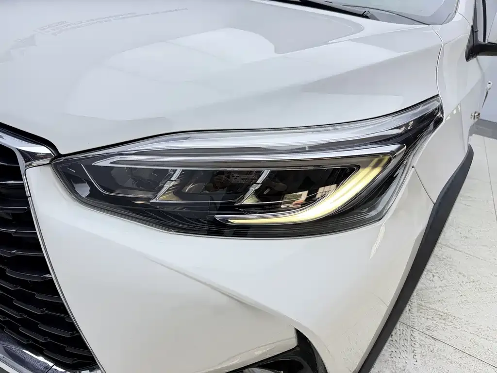 Toyota Yaris L — фото 10