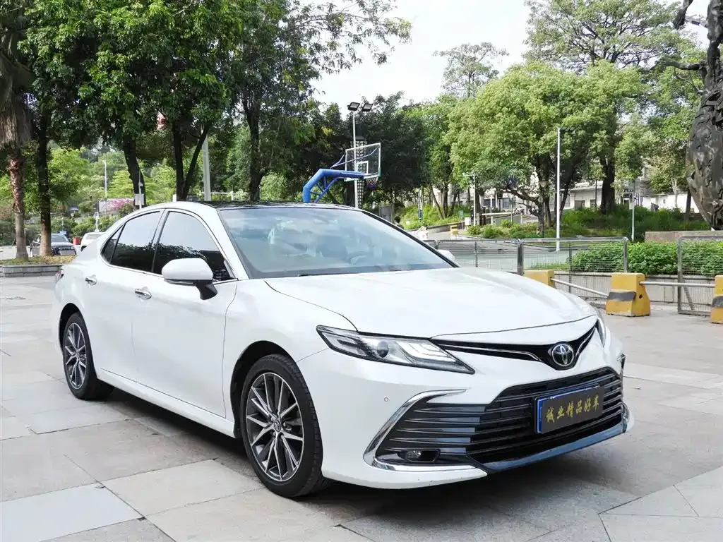 Toyota Camry — фото 10