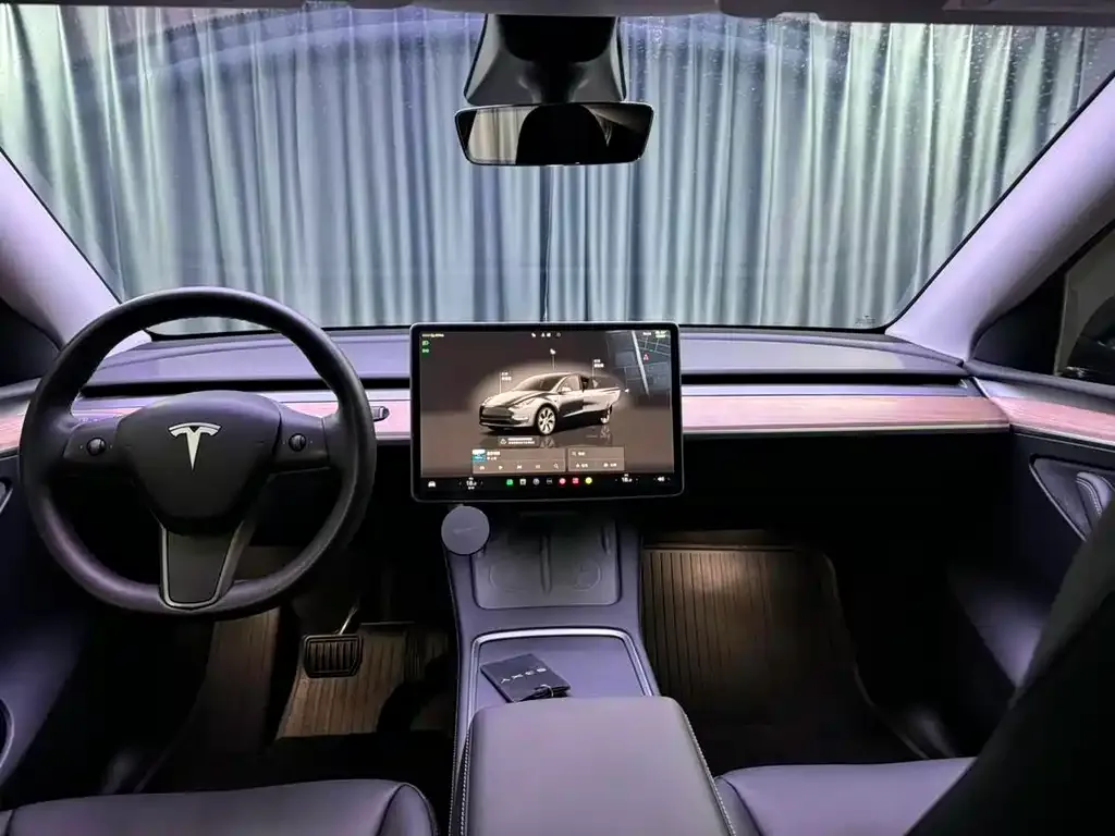 Tesla Model Y — фото 4