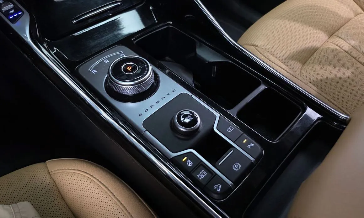 Kia Sorento — фото 7