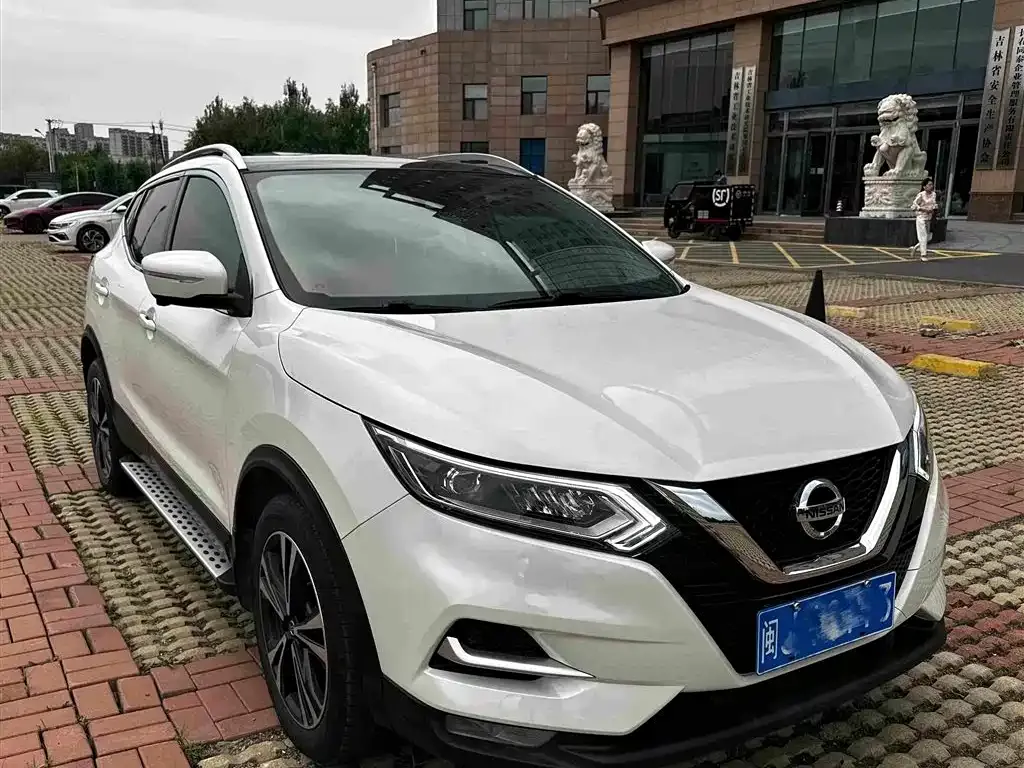 Nissan Qashqai — фото 10