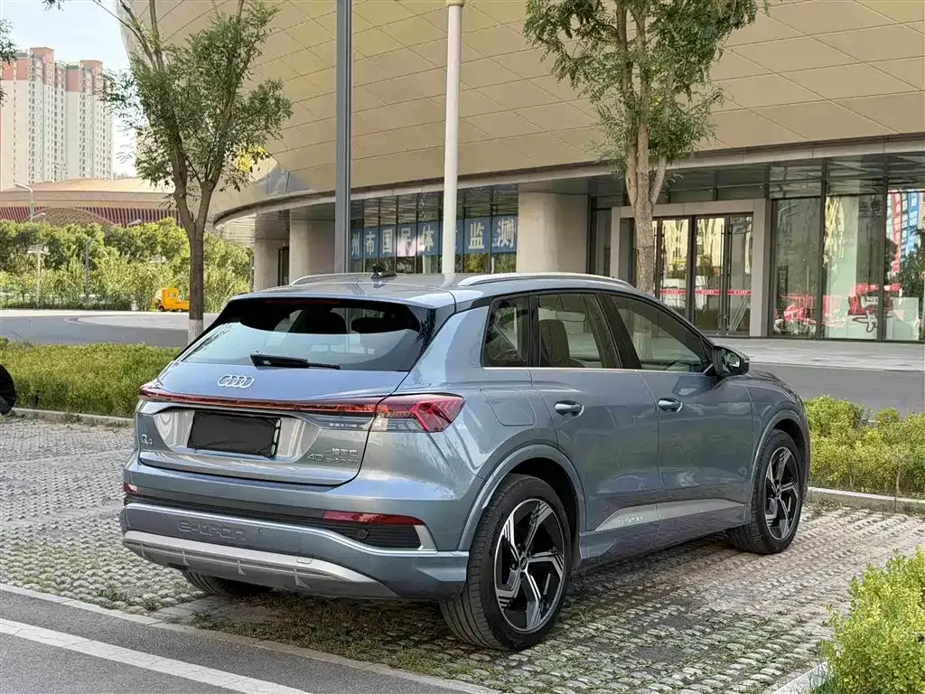 Audi Q4 e-tron — фото 8
