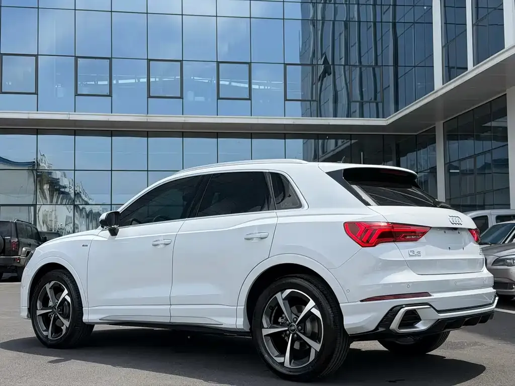 Audi Q3 — фото 2