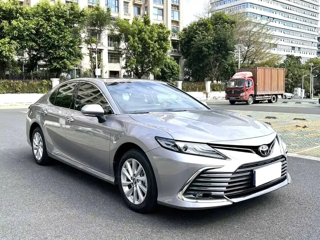 Toyota Camry — фото 7