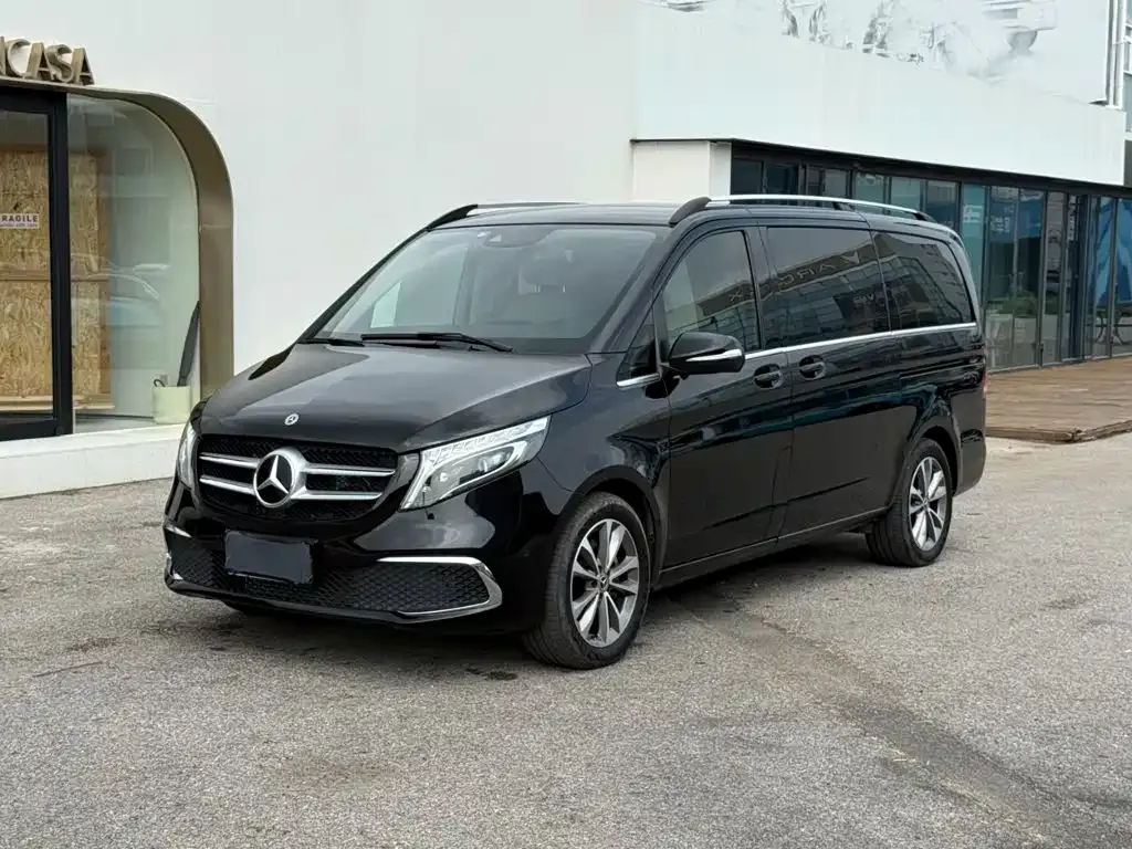 Mercedes-Benz V-Class — фото 1