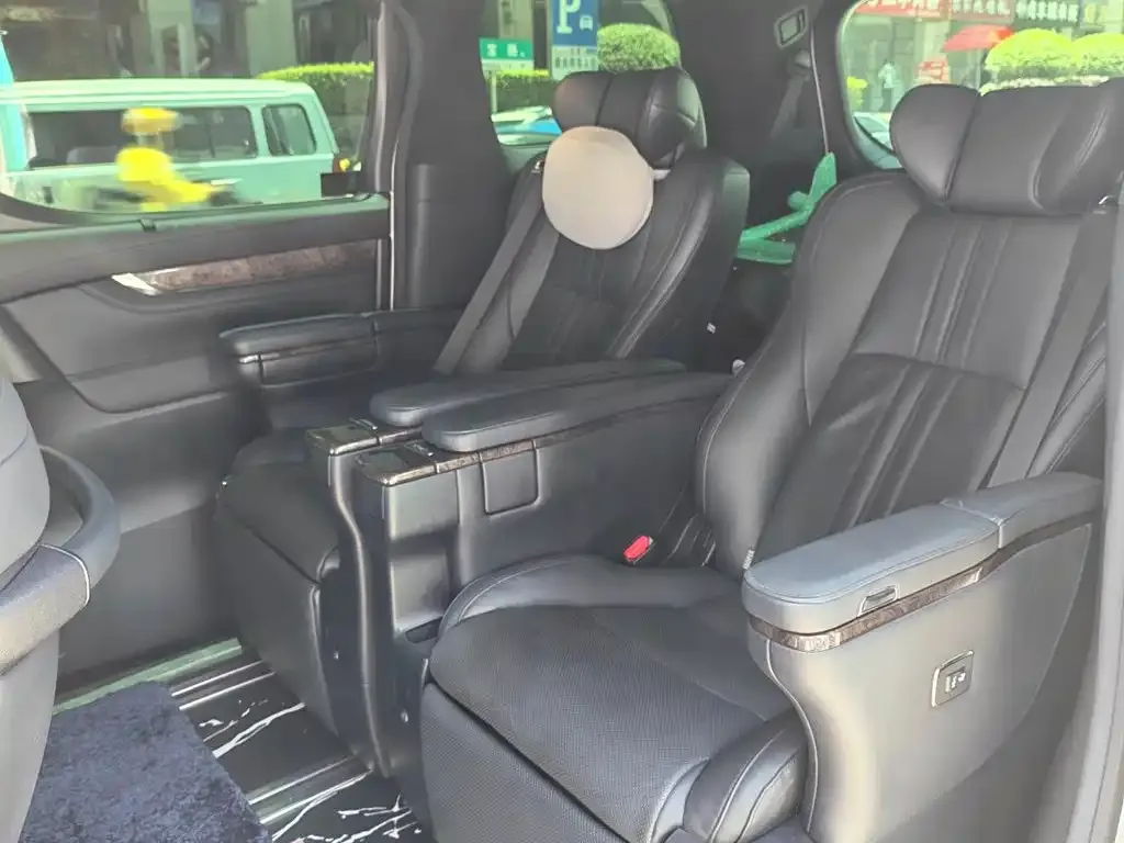Toyota Vellfire 2021 из CN, фото 3