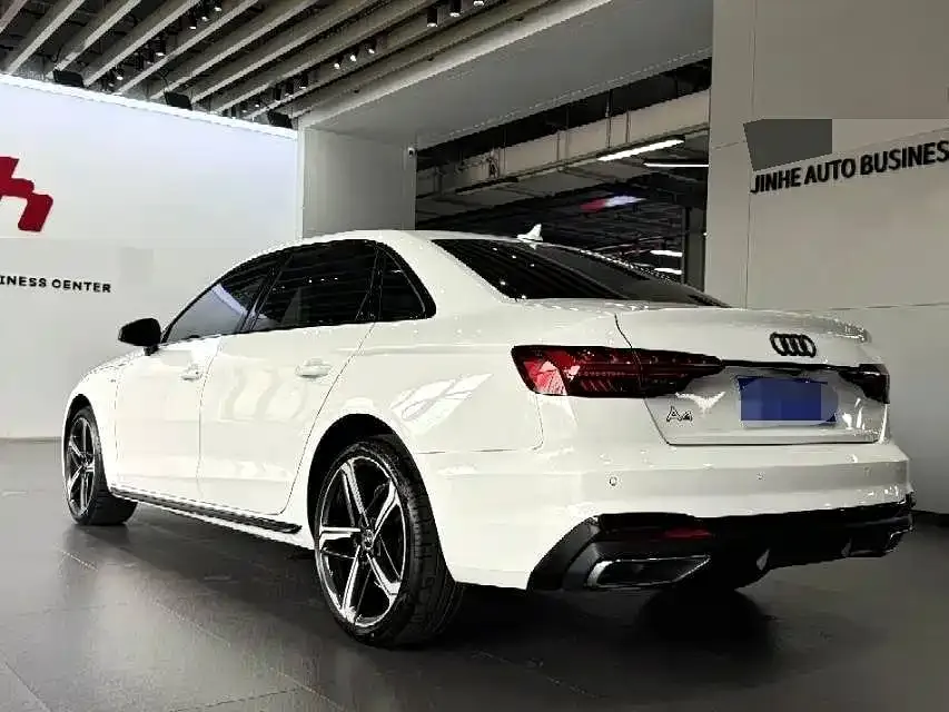 Audi A4L — фото 5