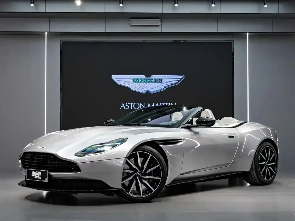 Aston Martin DB11 — фото 1