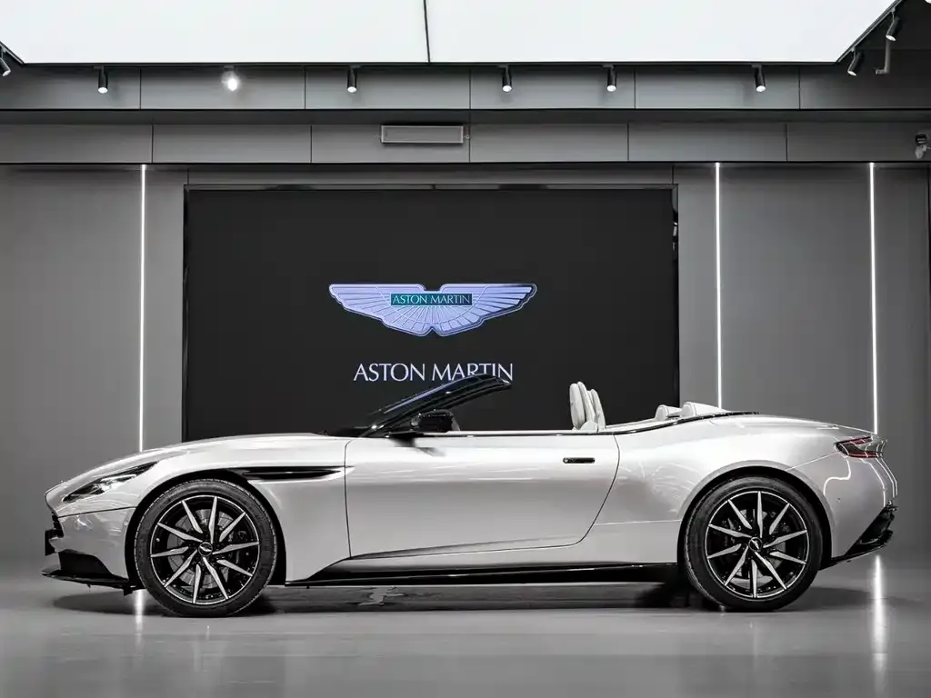 Aston Martin DB11 — фото 2