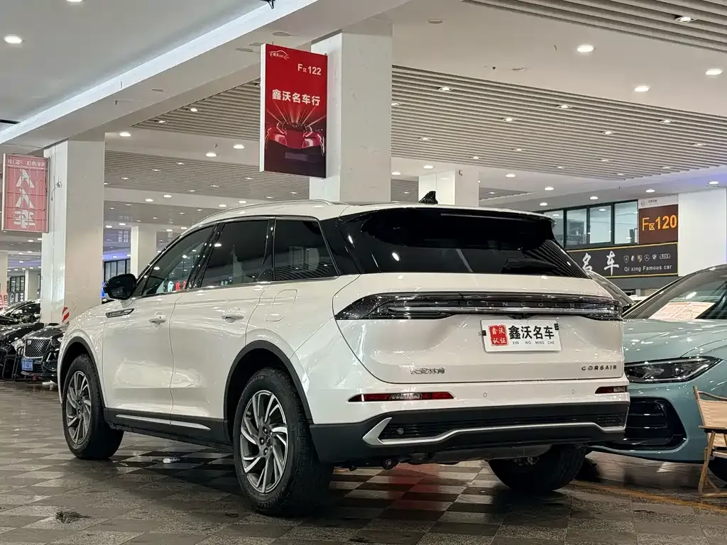 Lincoln Corsair — фото 10