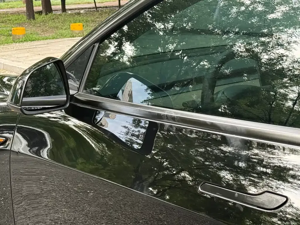 Tesla Model 3 — фото 10