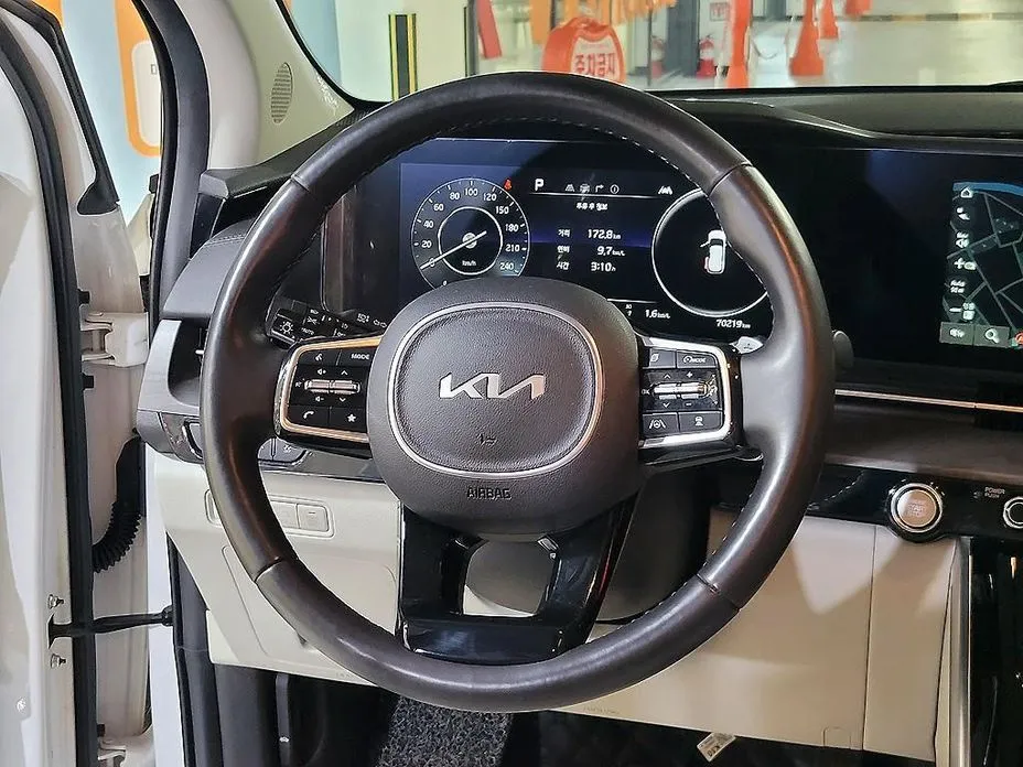 Kia Carnival — фото 2
