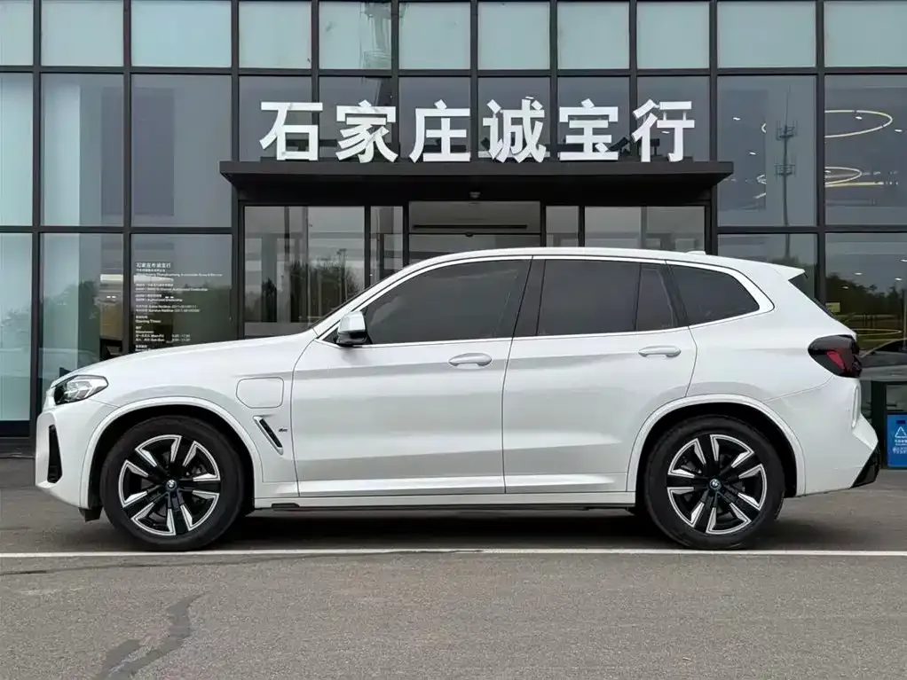 BMW iX3 2024 из CN, фото 4