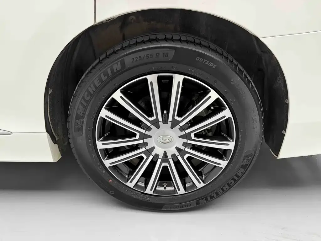 GAC Motor Trumpchi M8 — фото 9