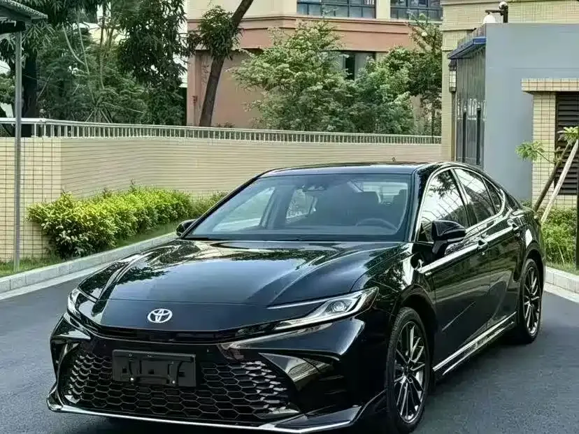 Toyota Camry — фото 7