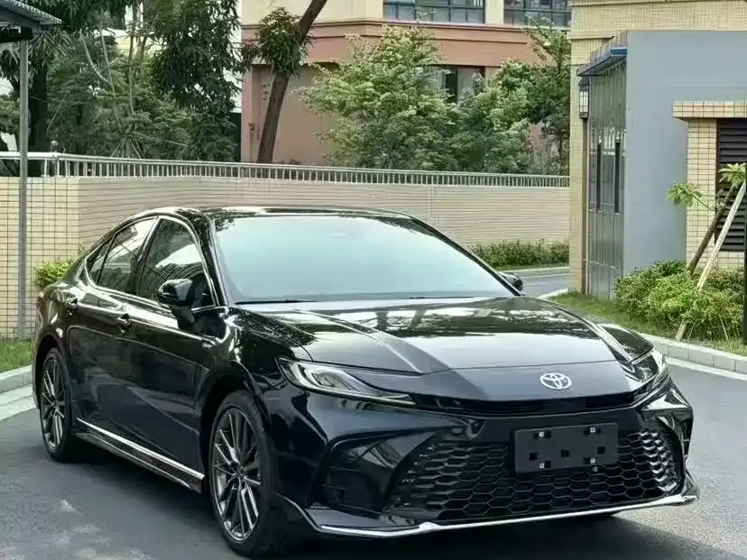 Toyota Camry — фото 5