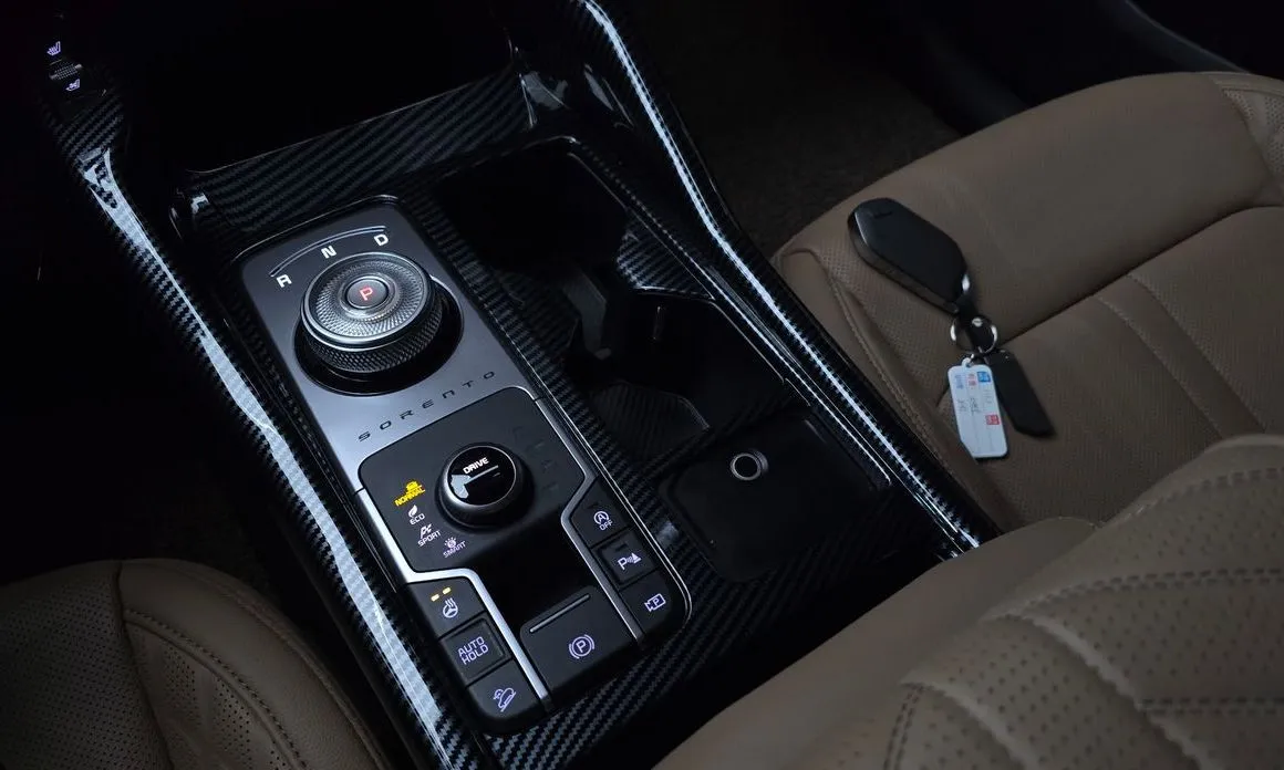 Kia Sorento — фото 8