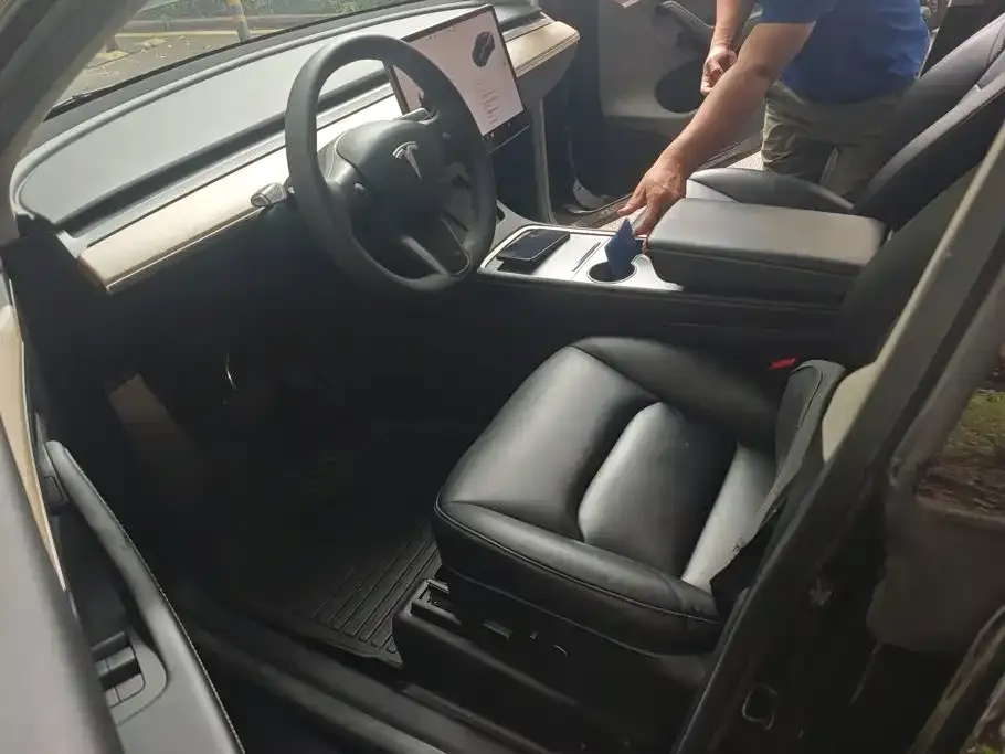 Tesla Model Y — фото 2