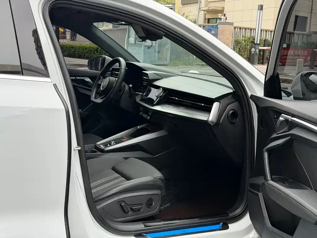 Audi A3 2022 из CN, фото 5