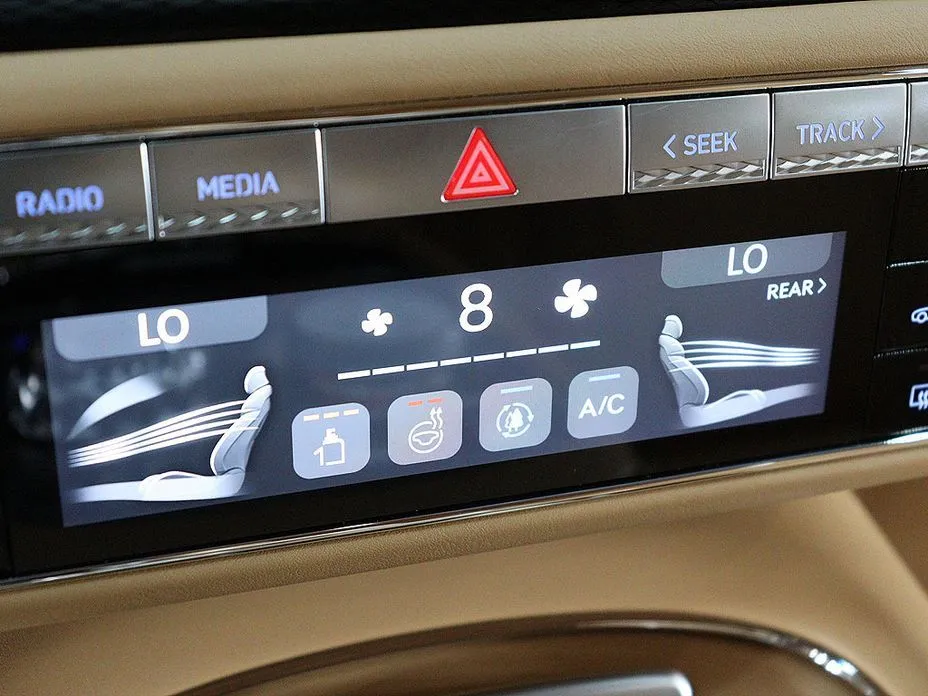 Genesis G90 — фото 10