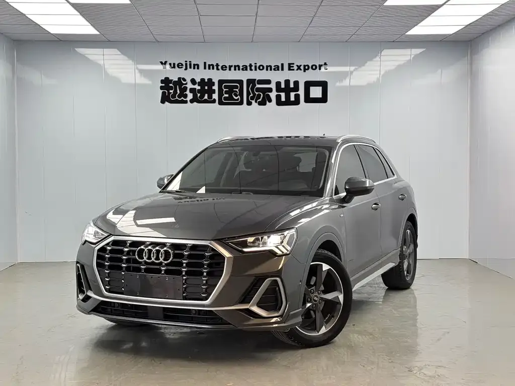 Audi Q3 — фото 1