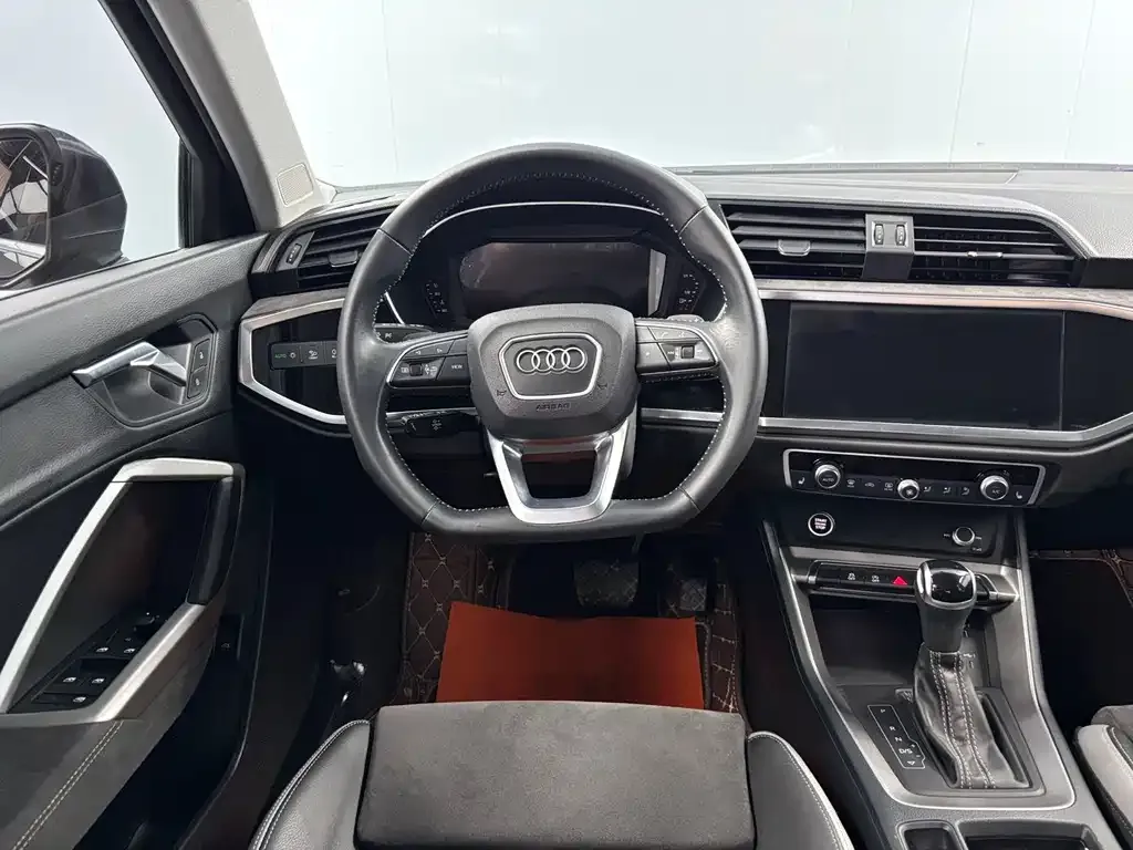 Audi Q3 — фото 7