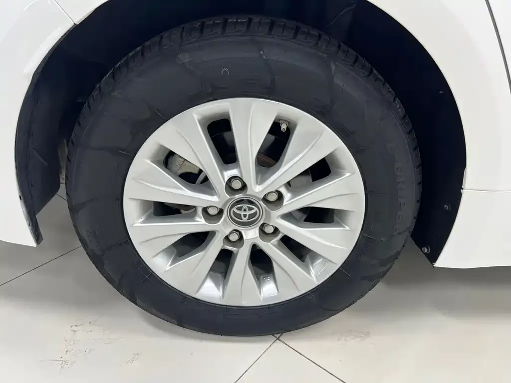 Toyota Corolla — фото 2