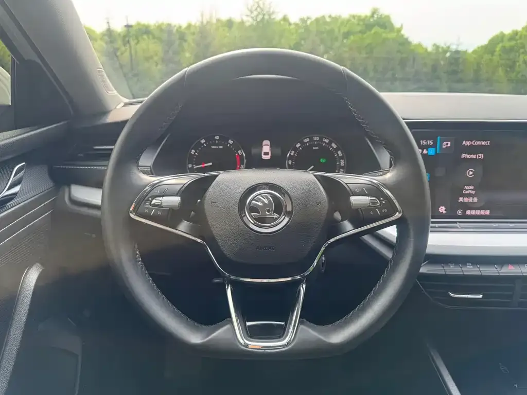 Skoda Octavia — фото 2