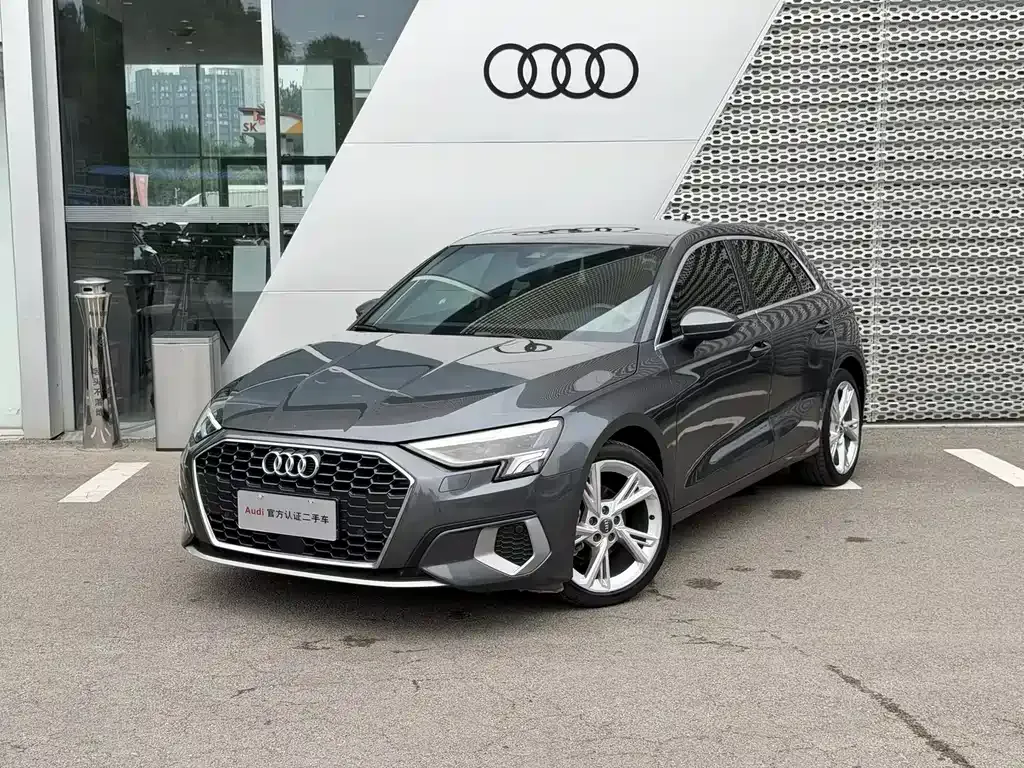 Audi A3 — фото 1