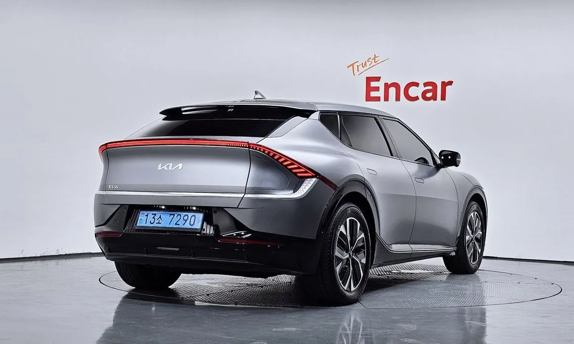 Kia EV6 — фото 8