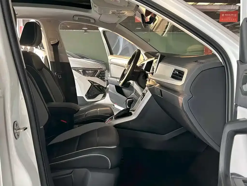 Volkswagen T-Roc 2024 из CN, фото 2
