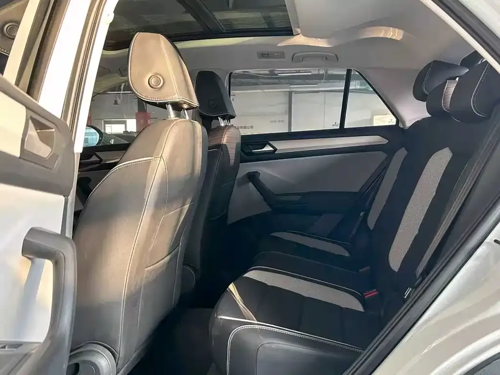 Volkswagen T-Roc 2024 из CN, фото 6