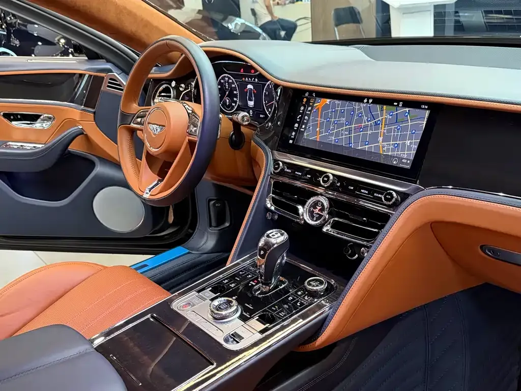 Bentley Flying Spur — фото 9