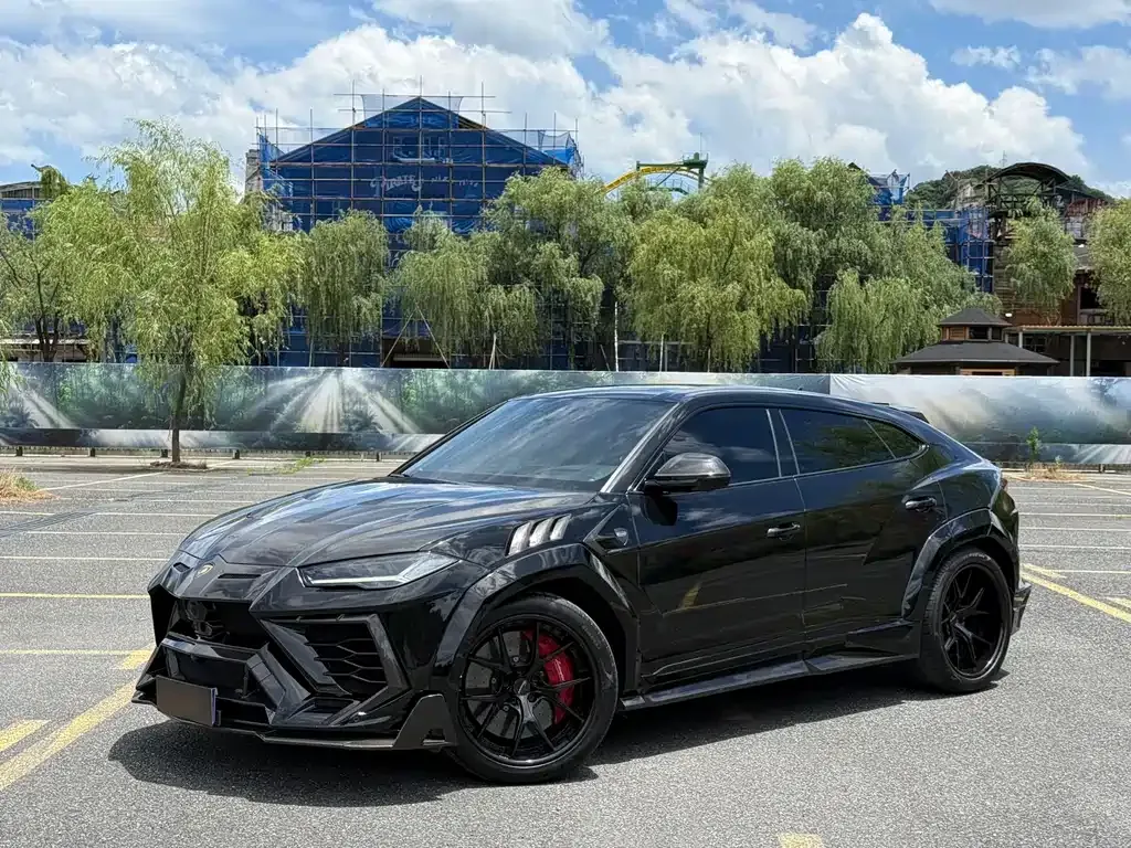 Lamborghini Urus — фото 1