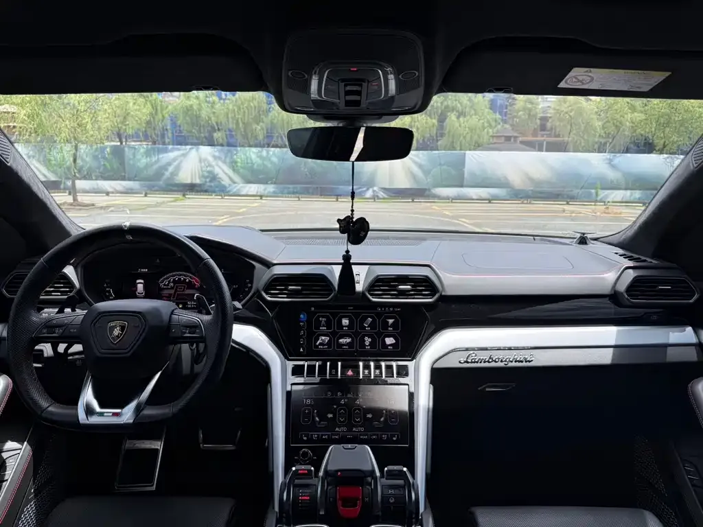 Lamborghini Urus — фото 3
