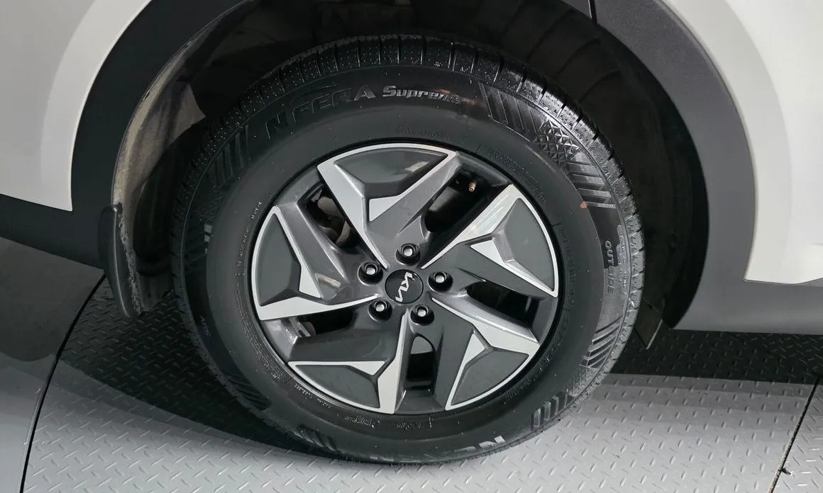 Kia Sorento — фото 7